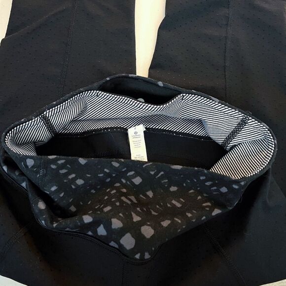 Lululemon Women’s Gather & Crow Crop II In Shine Dot Black/Dark Slate Size 2 GUC - Picture 6 of 9